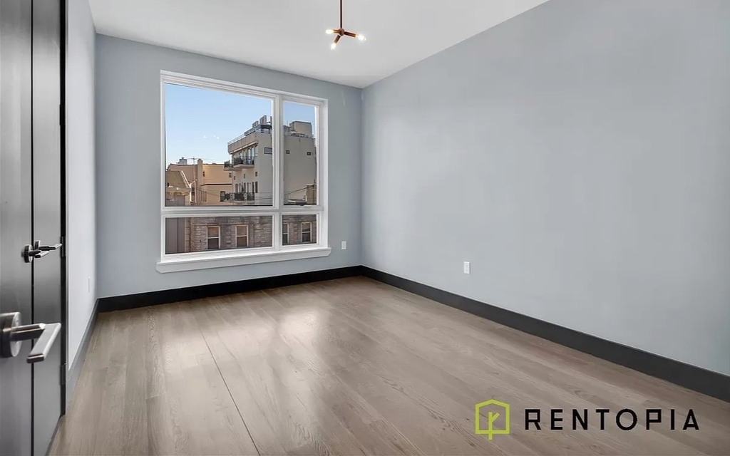 540 Driggs Avenue - Photo 8
