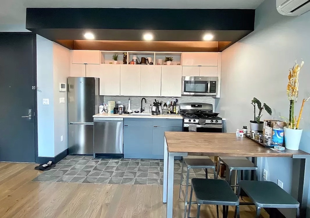 540 Driggs Avenue - Photo 5