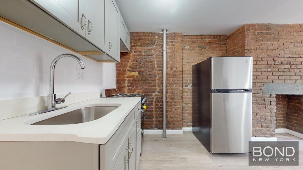 43 East 1st Street - Photo 3