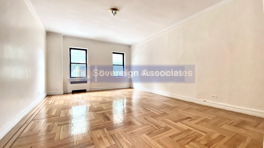 4700 Broadway - Photo 0