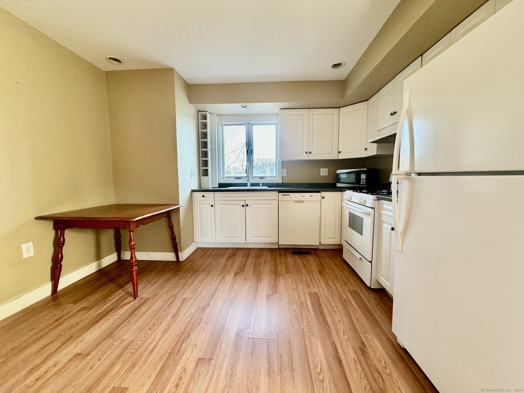 29 Averill Place - Photo 10