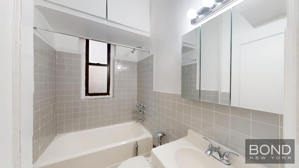 East 87th Street - Photo 3