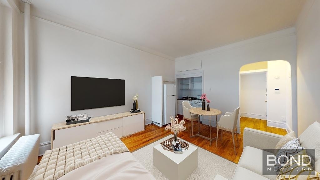 East 87th Street - Photo 0