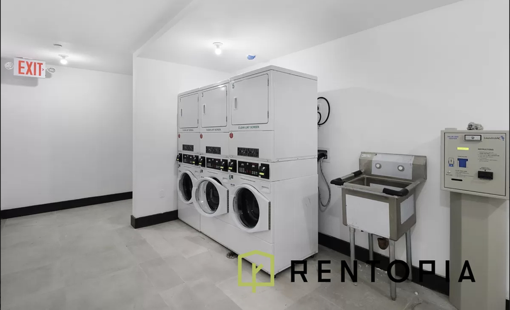 228 Berry Street - Photo 5