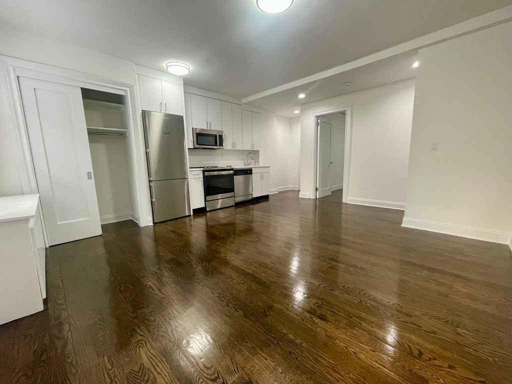 East 37th Street - Photo 7