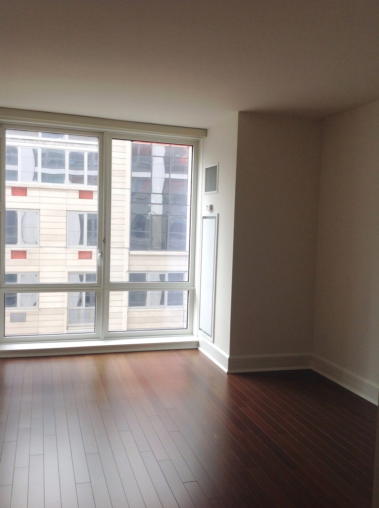 60 Riverside Boulevard - Photo 5