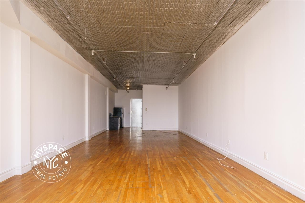 1087 Flushing Avenue - Photo 6