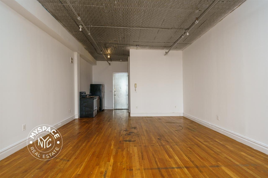 1087 Flushing Avenue - Photo 4