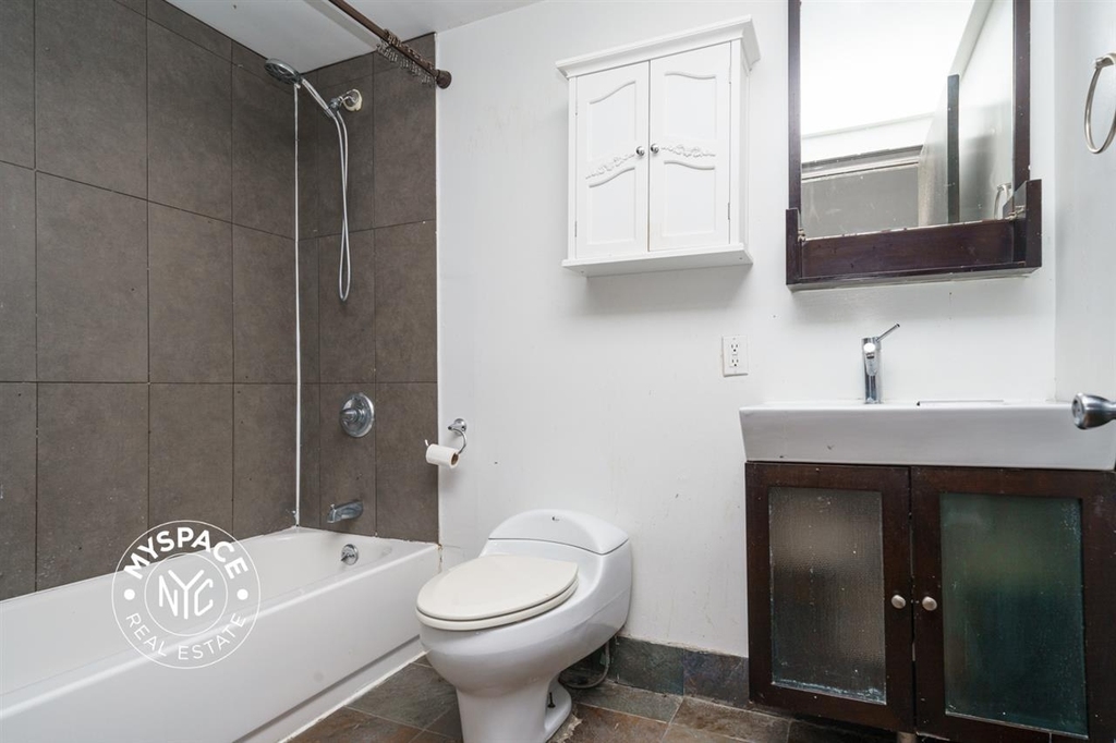 1087 Flushing Avenue - Photo 7