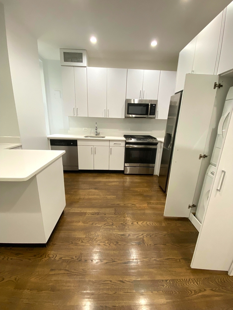 I West 59 Street - Photo 1