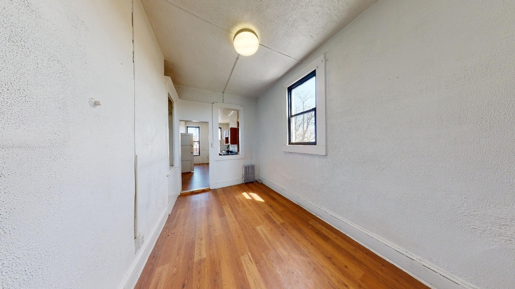 901 Wyckoff Avenue - Photo 1
