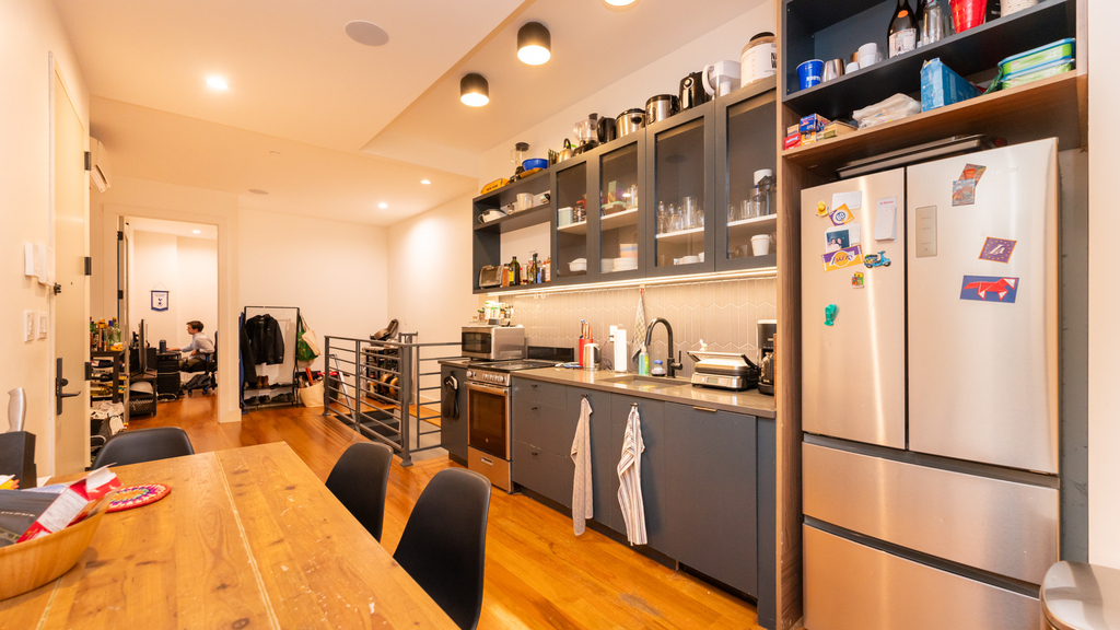 196 Freeman street - Photo 0