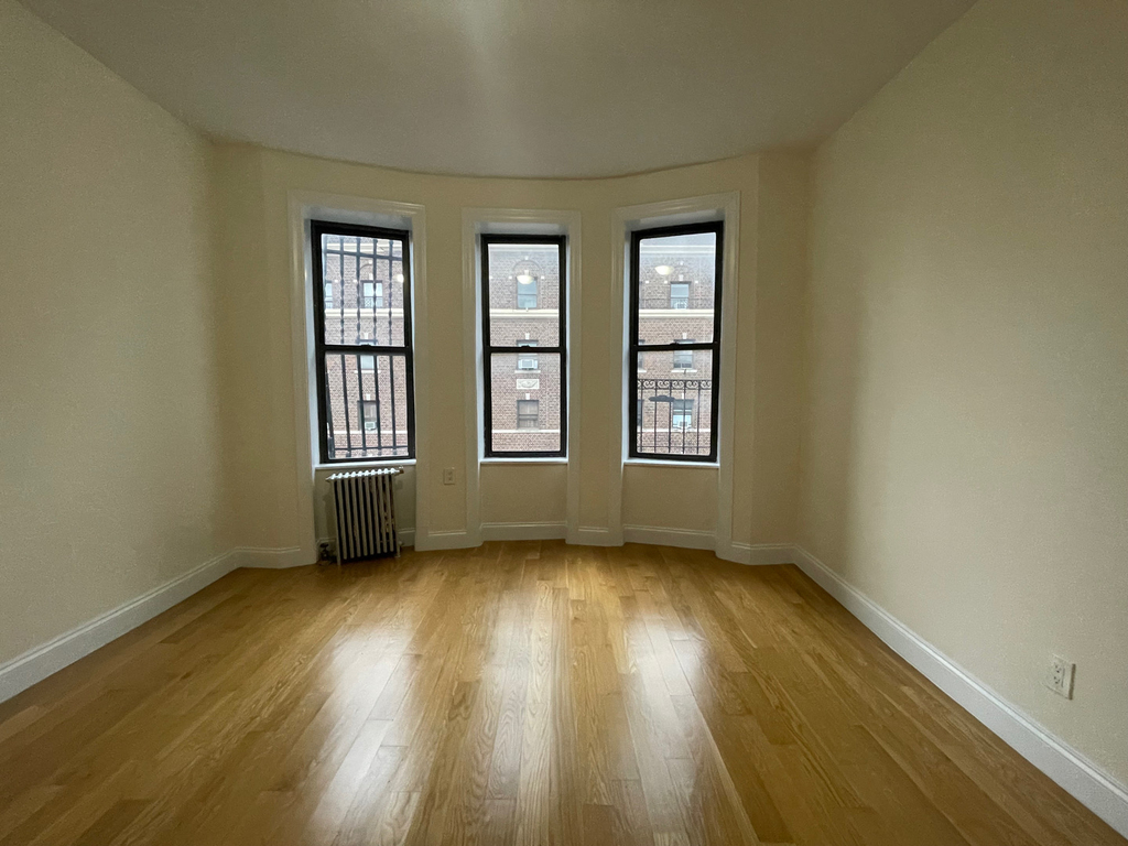 East 12th Street - Photo 0