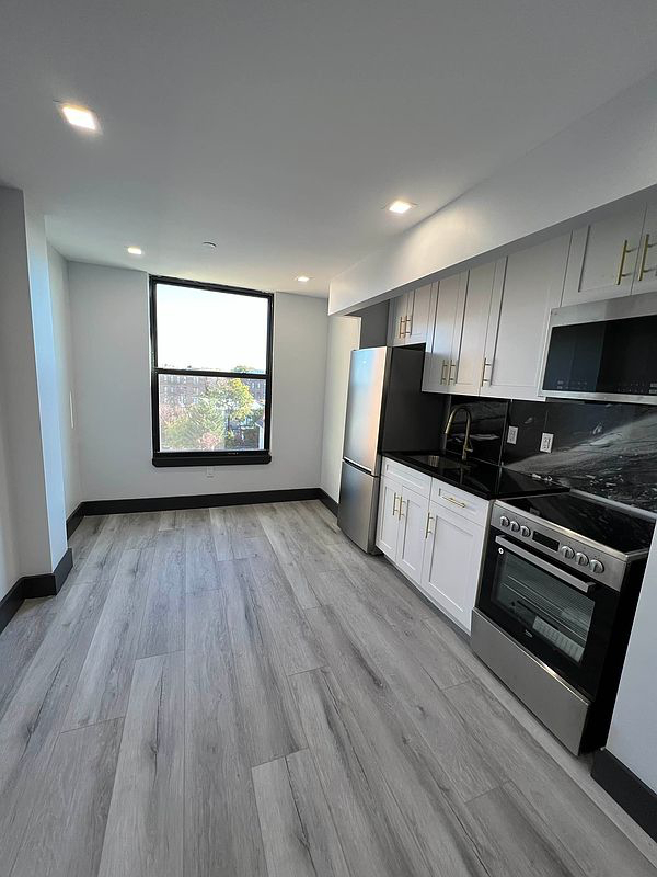 868 New York Avenue - Photo 1