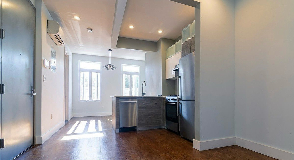 38 Catherine Street - Photo 2