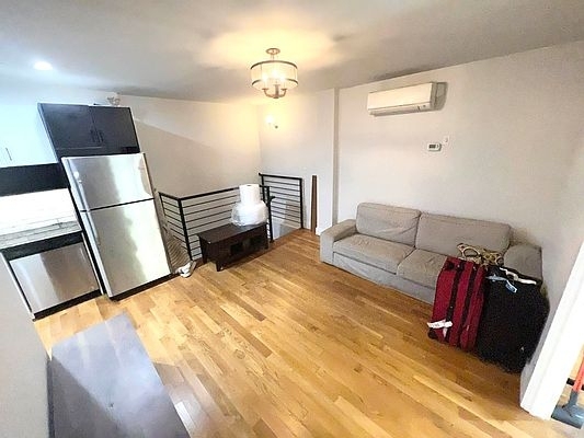 852 Metropolitan Avenue - Photo 3