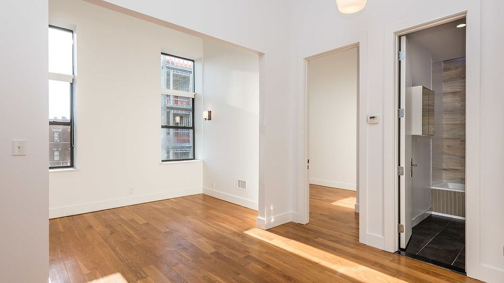949 Willoughby Avenue - Photo 1