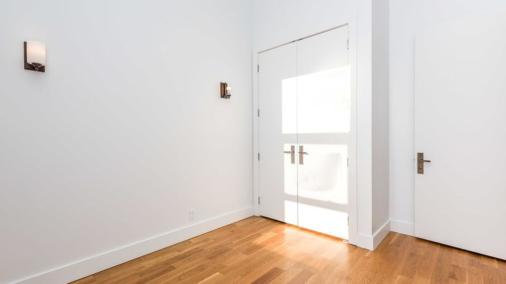 949 Willoughby Avenue - Photo 3