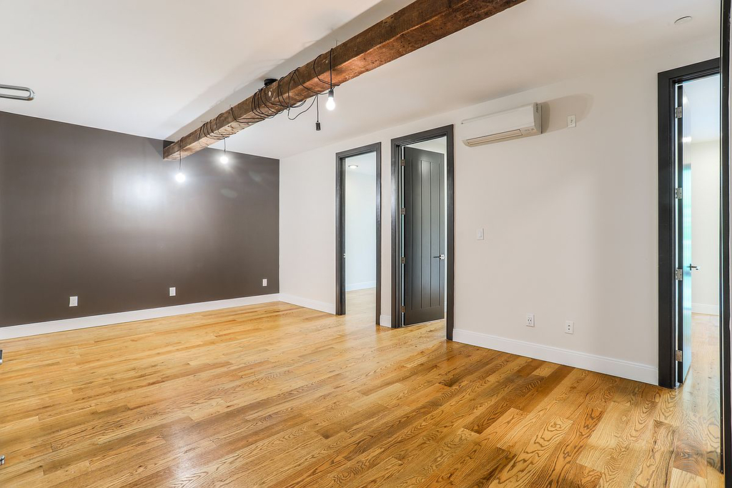 691 Chauncey Street - Photo 3