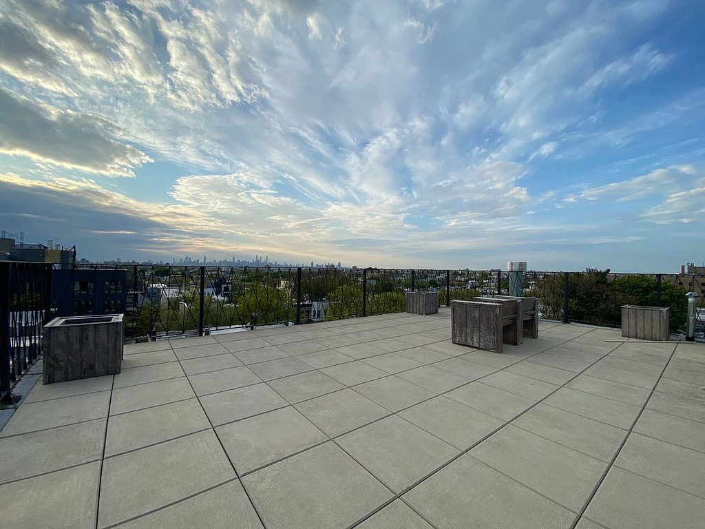 691 Chauncey Street - Photo 10