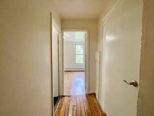 33 Montrose Avenue - Photo 3