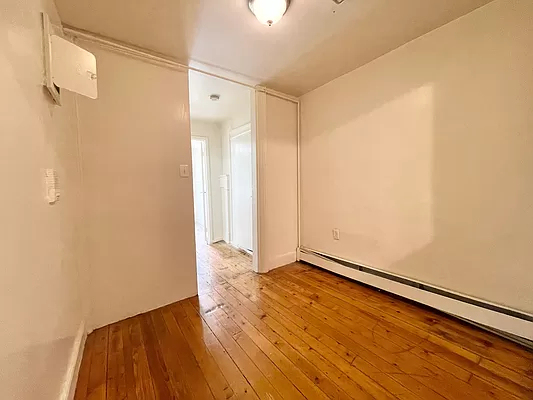 33 Montrose Avenue - Photo 5