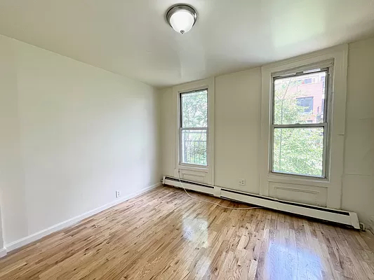 33 Montrose Avenue - Photo 7