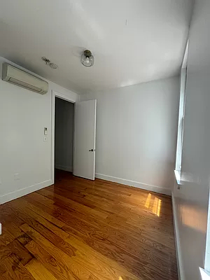 33 Montrose Avenue - Photo 7