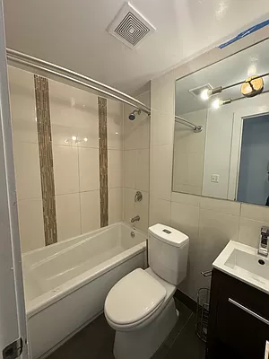 33 Montrose Avenue - Photo 9