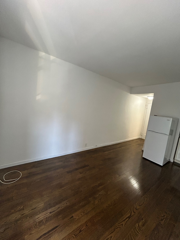 30 Clinton Street  - Photo 1