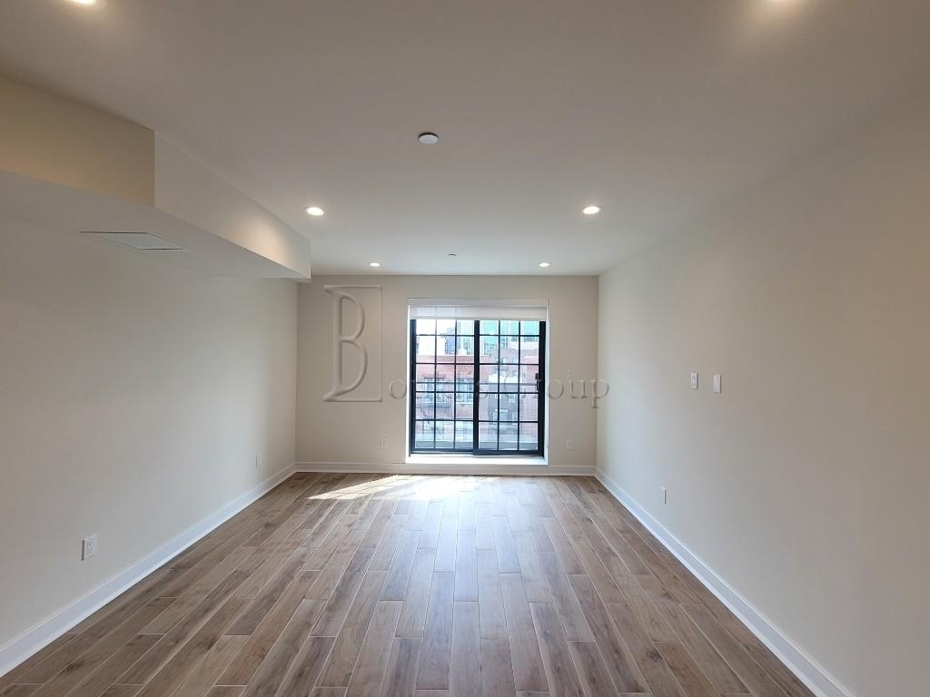 25-70 32nd Street - Photo 4