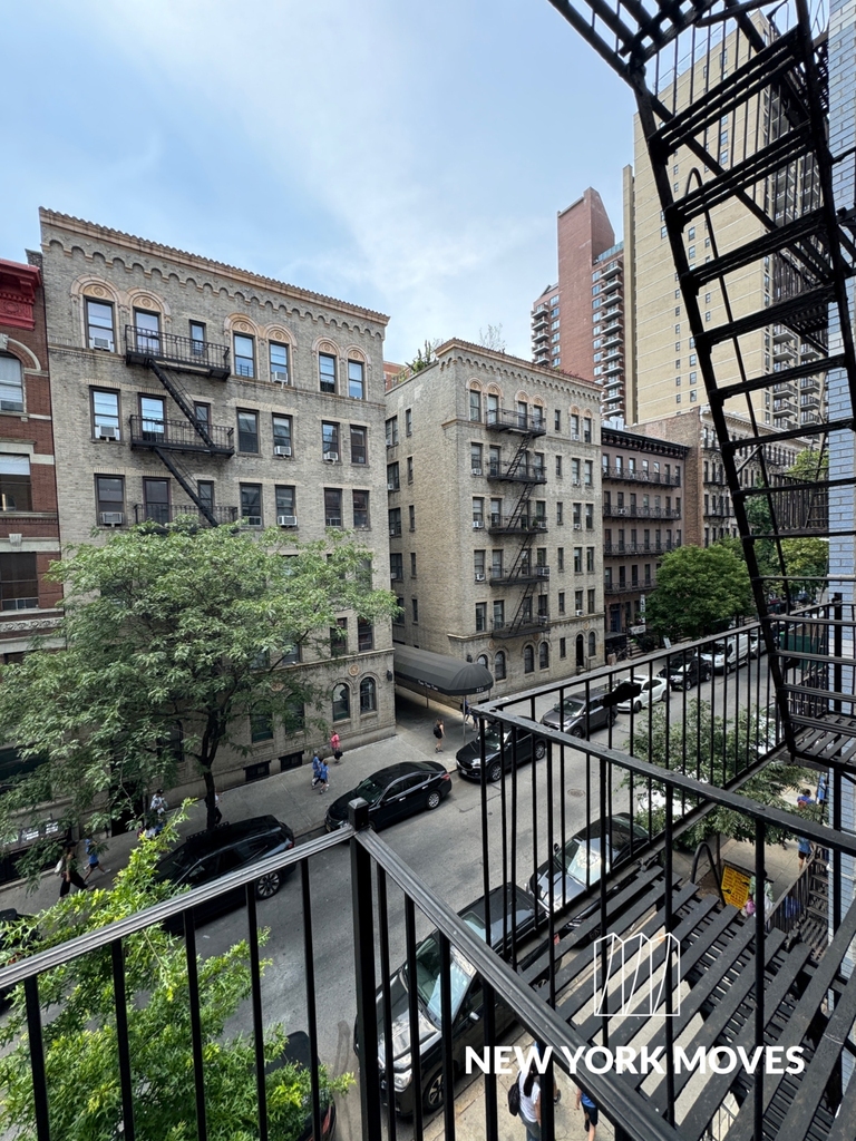 East 82nd Street and 2nd Avenue — Listing History and Nearby Rentals