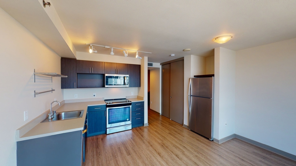 958 111th Ave Ne - Photo 1