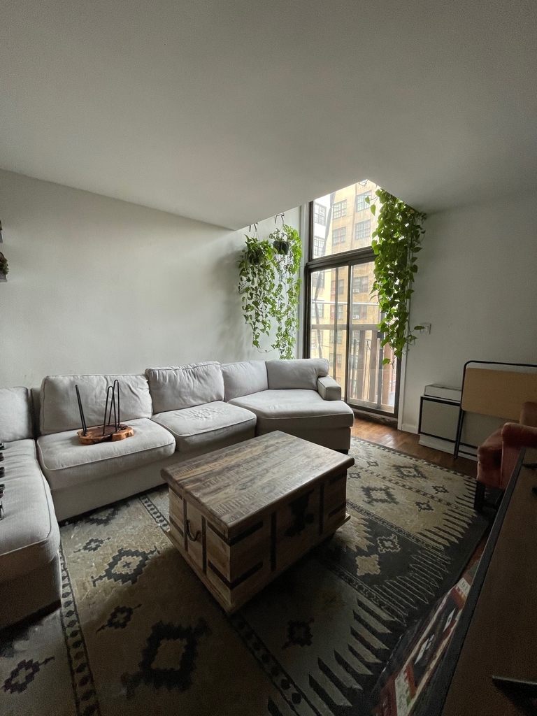 E 88th and Lexington  - Photo 0
