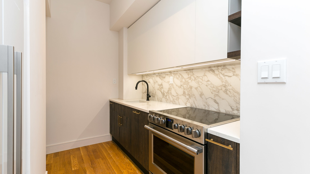 321 Wythe Avenue - Photo 1