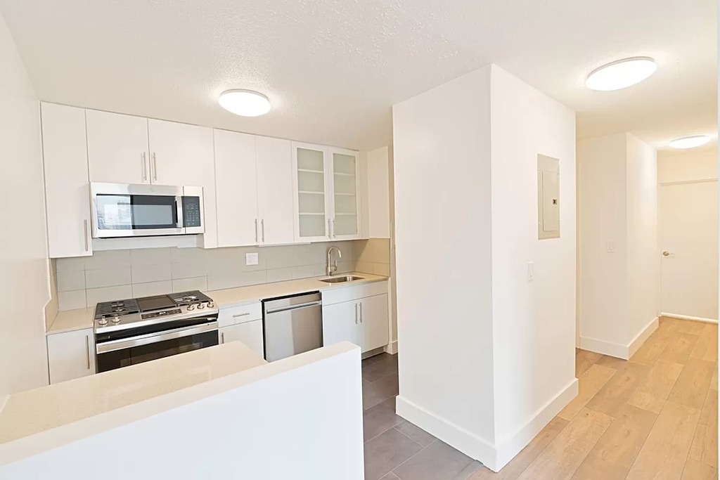 470 2nd Avenue - Photo 1