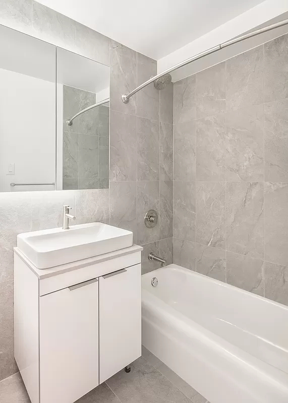 470 2nd Avenue - Photo 3