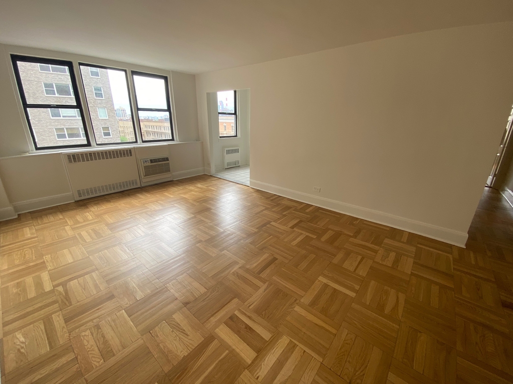 East 79th Street - Photo 3