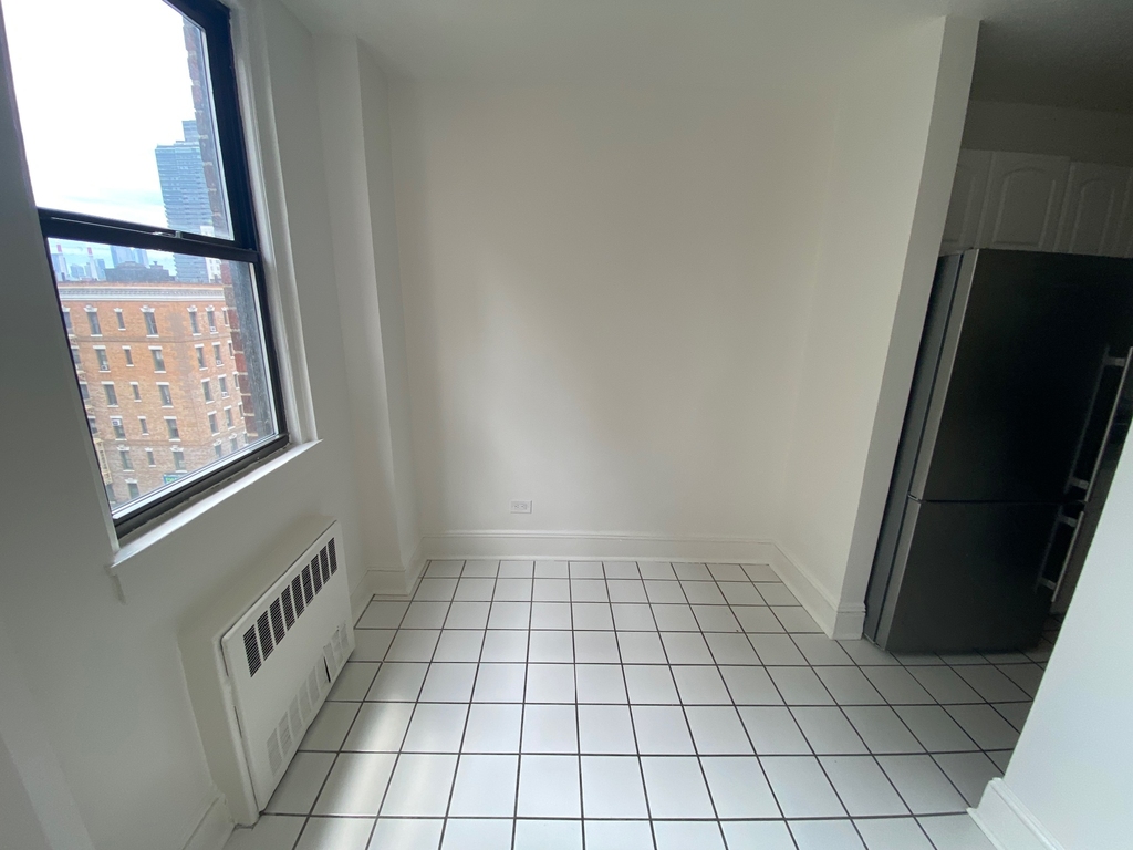 East 79th Street - Photo 5