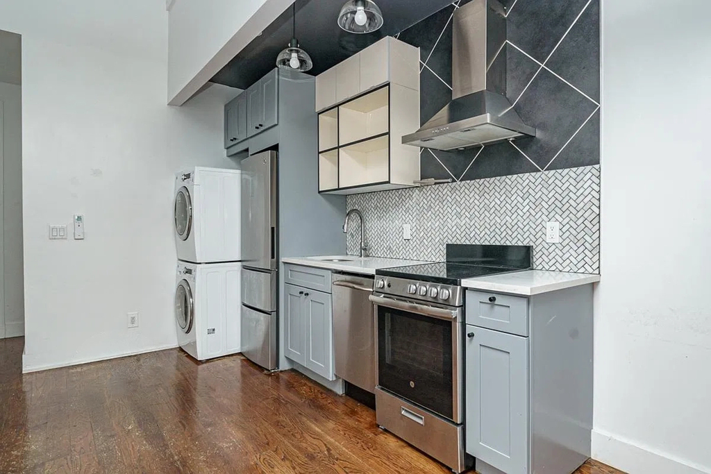 85 Graham Avenue - Photo 3