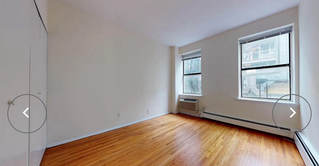 365 West 52nd Street - Photo 4