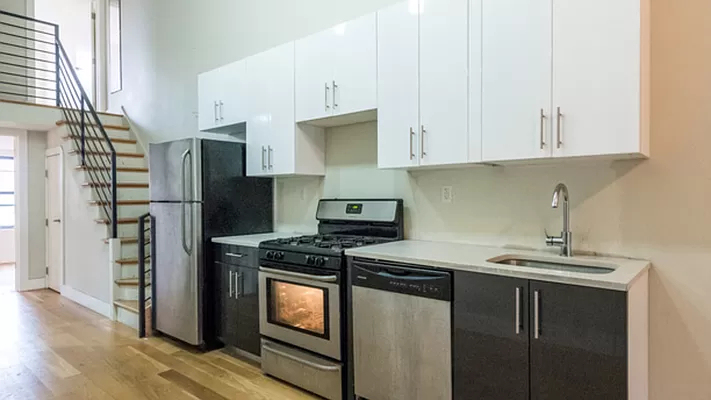 338 Melrose Street - Photo 2