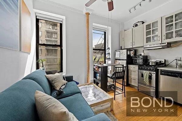 East 82nd Street - Photo 0