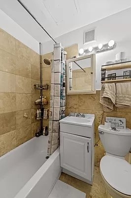 East 82nd Street - Photo 3