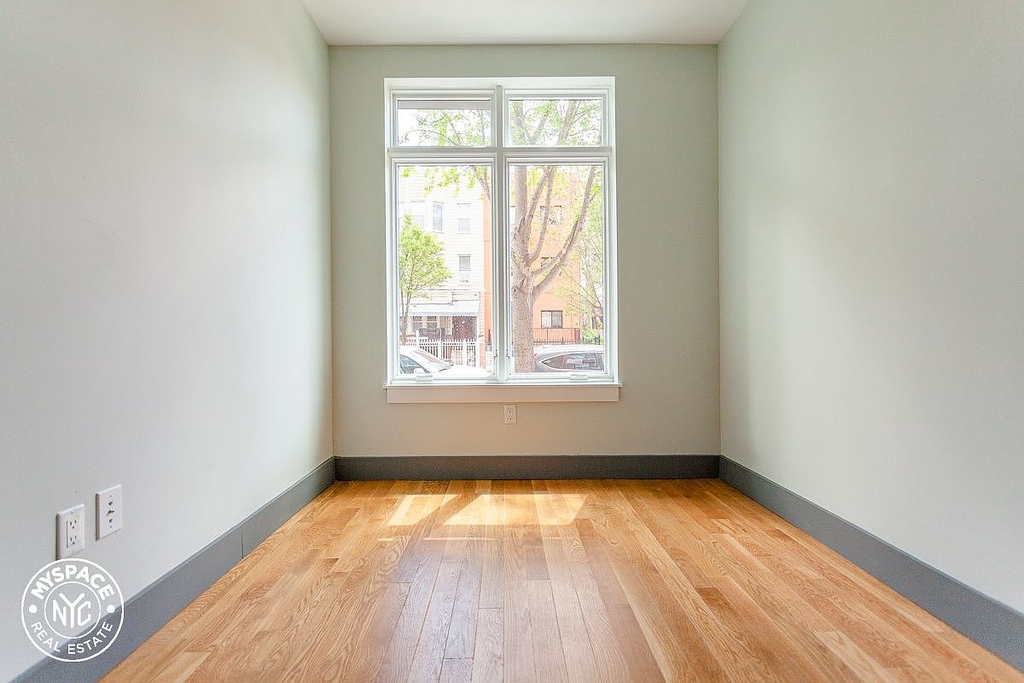 27 Woodbine Street - Photo 7