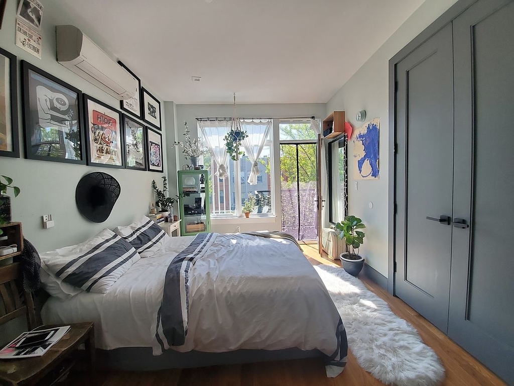 27 Woodbine Street - Photo 3