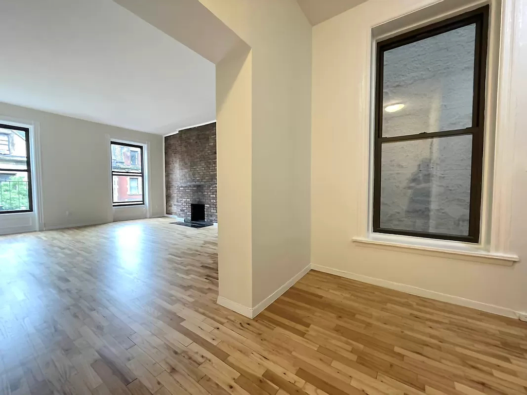 West 73rd Street & Columbus Ave - Photo 2