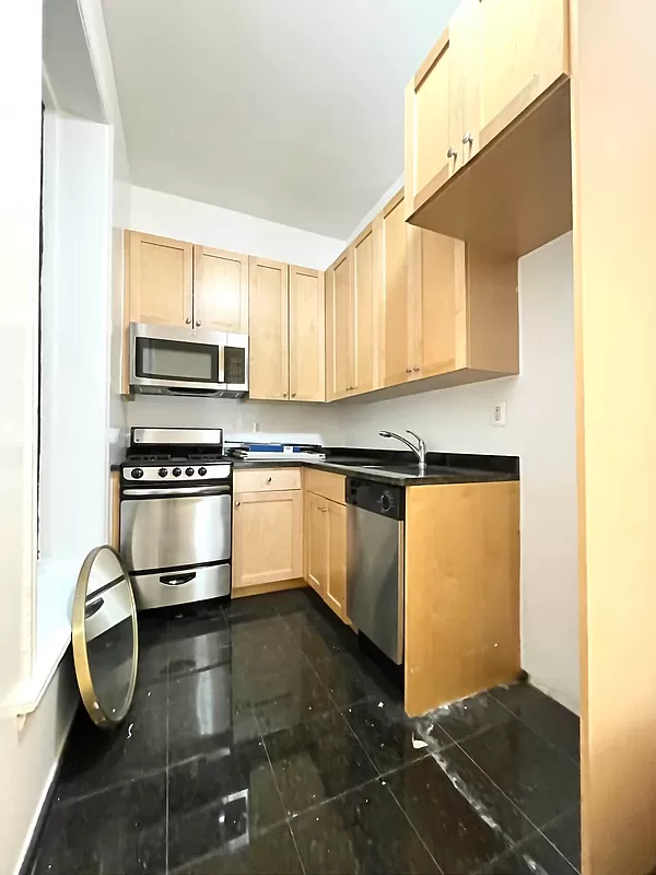 West 73rd Street & Columbus Ave - Photo 3