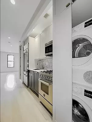 132 East 61st Street - Photo 4