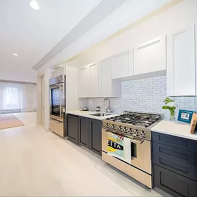 132 East 61st Street - Photo 3